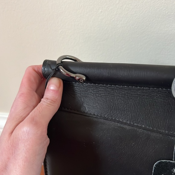 Kenneth Cole Reaction Briefcase - Picture 5 of 17